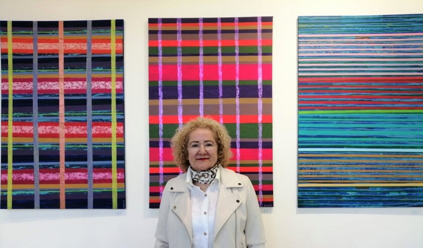 <p>Secil Arda vindt, dat vrouwen in de kunst best wat meer aandacht mogen krijgen. (Foto: Linda Meijer) </p>