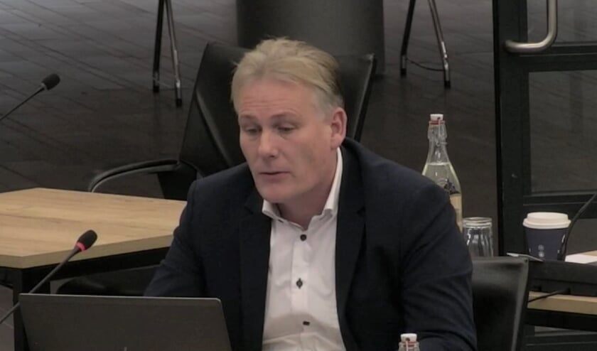 <p>Jan Erik Rietman (SGP) breekt een lans voor uitvoering groenplannen.</p>