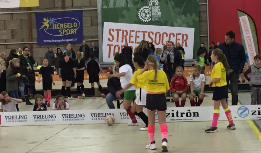 <p>Streetsoccer in de hangar. Het evenement wordt in februari gehouden. </p>