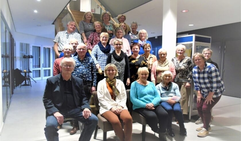 <p>Zanggroep Montana uit Overdinkel geeft een gecombineerd concert in kerstsfeer samen met Nootzaak uit Oldenzaal. Op zondag 28 november kan de zangliefhebber weer genieten in de Hofkerk.</p>