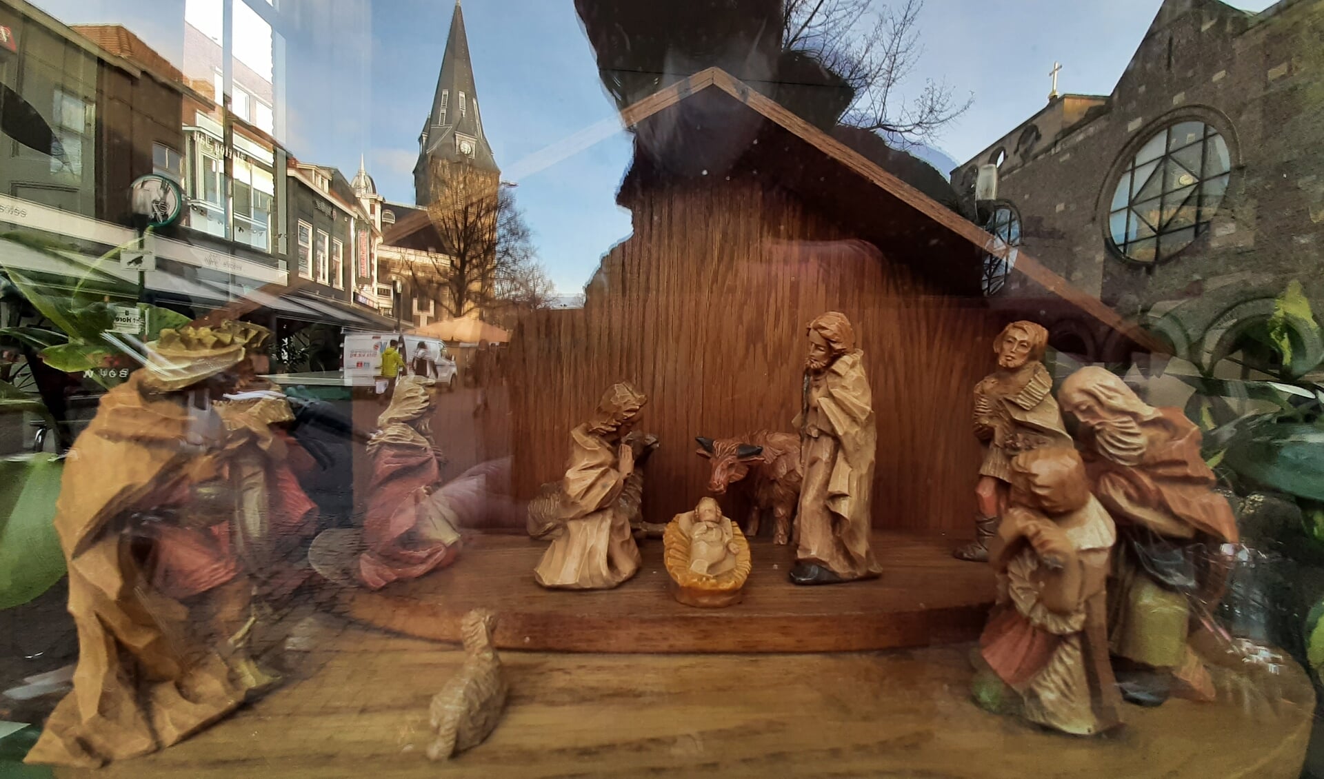 Winkelhart Enschede houdt een speurtocht langs de kerststallen.