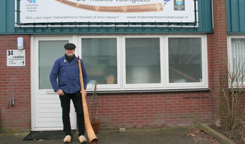 <p>De nieuwe Veurman van Oldenzaalse mirrewinterhoornbloazers, Robert Brinker. </p>