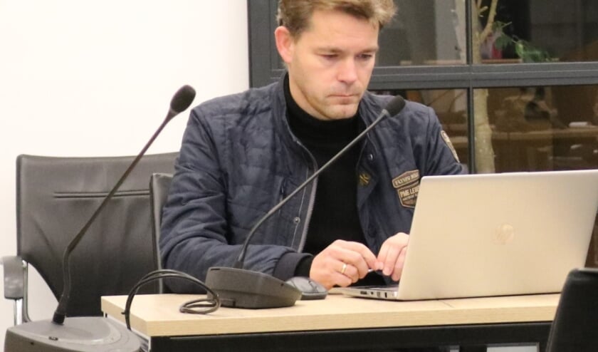 <p>RIJSSEN - SGP-fractievoorzitter André Scheppink vroeg aandacht voor de woningnood van de Zuid-Molukse gemeenschap. </p>