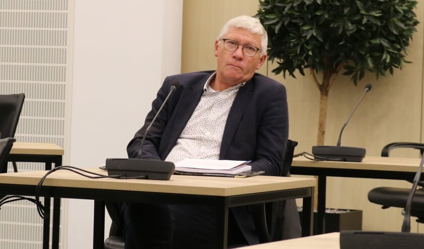 <p>CU-fractievoorzitter Jan Berkhoff wil het beeld van de stadsomroeper een betere plek geven. </p>