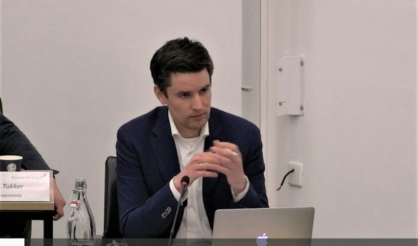 <p>RIJSSEN - Wethouder Erik Wessels (CDA) is blij dat er in Holten veel betrokkenheid is bij het invullen van het Enkco-terrein.</p>