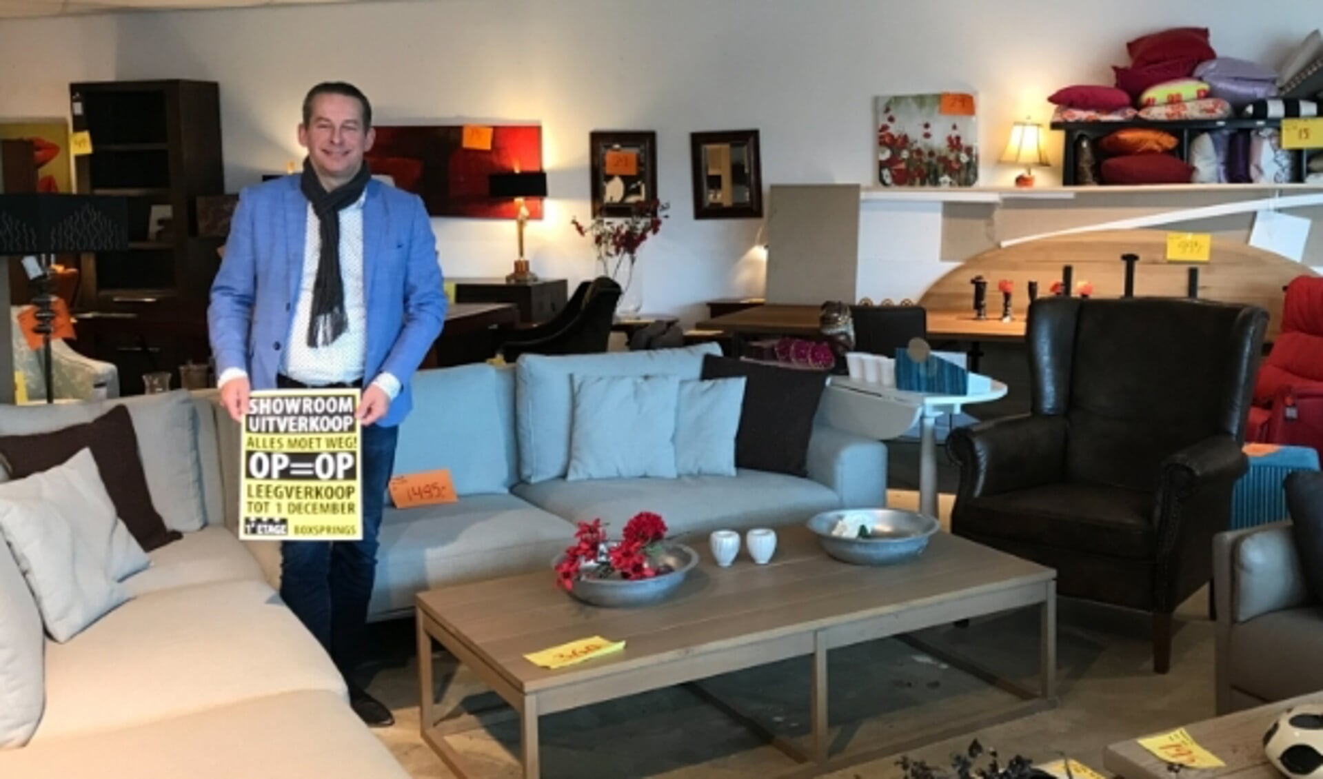 Martijn Makkinga: ''Door de nieuwe die koers houden wij nu tot eind juni deze opruiming van meubels en accessoires.''