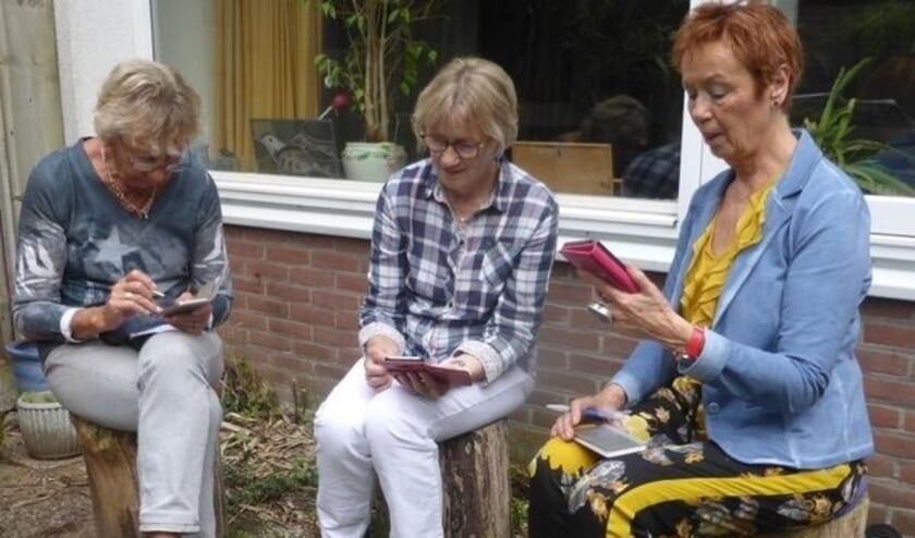 <p>Rechts Corry Westgeest</p>