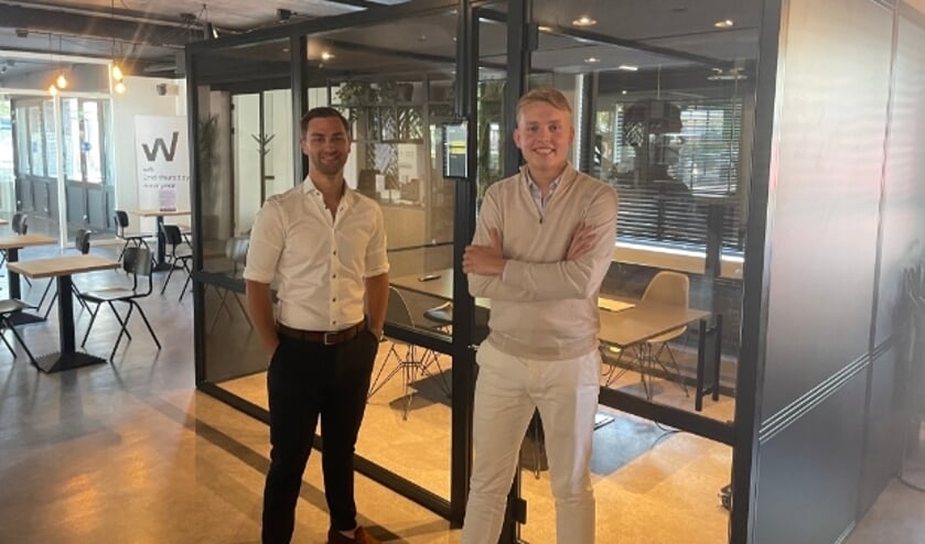 <p>Pim Trommelen en Felix Wolberink timmeren aan de weg met Dreesz.</p>
