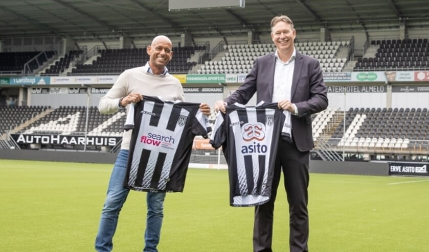 <p>Marco Mahangoe (zaalvoetbalvereniging Almelo Futsal Combinatie) en Rob Toussaint (Heracles Almelo). </p>