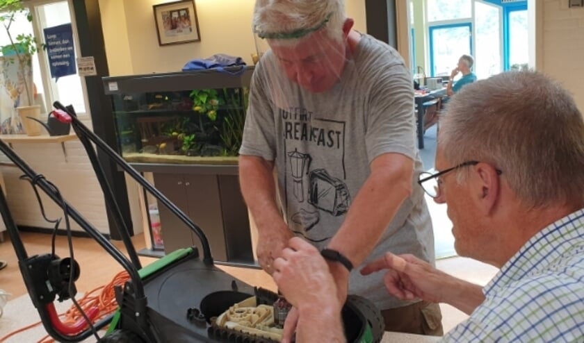 <p>Het Repair Café maakt elke week weer veel inwoners van Almelo blij.</p>