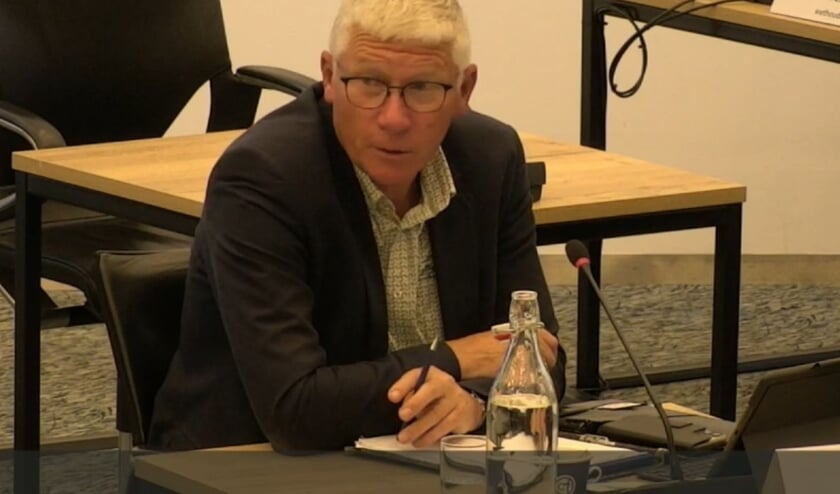 RIJSSEN - Jan Berkhoff (CU) vraagt aandacht voor de ouderen.