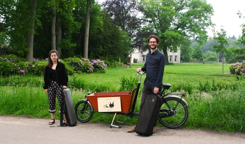 <p>De Bachmobile brengt klassieke muziek ten gehore op bijzondere plekken in de Twentse natuur. Een mooie manier om ook nu zichtbaar te blijven in deze uitdagende tijd.</p>