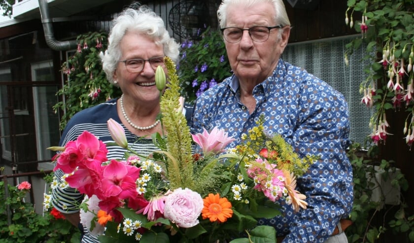 <p>Het echtpaar Borghuis-Nordkamp in Oldenzaal vierde afgelopen week hun 60-jarig huwelijksjubileum.</p>