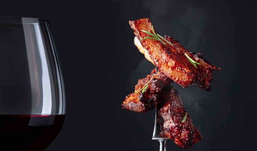 <p>Genieten voor de culinaire liefhebber: het Zwijn en Wijn Festijn op zaterdag 4 september bij Boer'n Bistro 't Peuleke in Rossum</p>