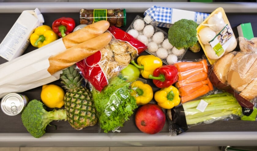 <p>Groente, fruit, zuivel, brood, pasta en vlees... jaarlijks gooien we met zijn allen ruim 590 miljoen kilo eten weg. De Verspillingsvrije Week wil mensen hier bewuster van maken.</p>