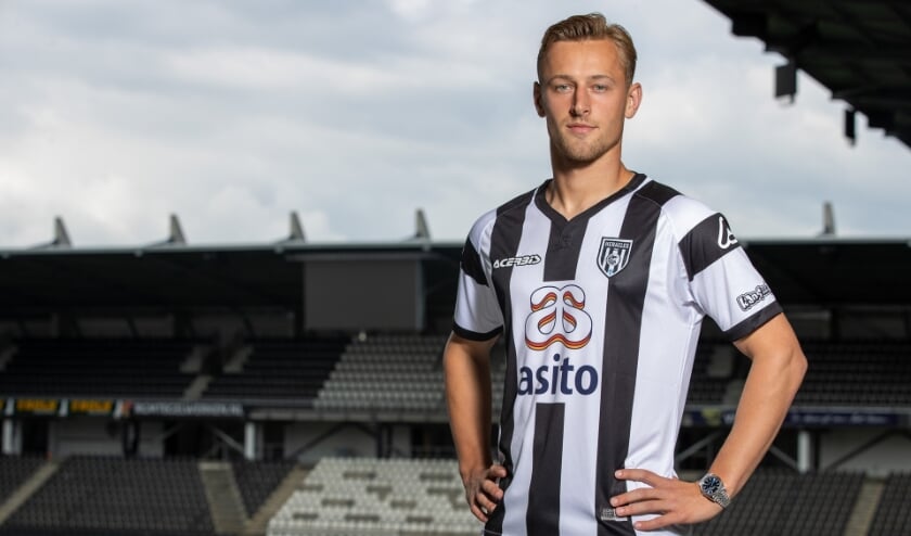 <p>Kaj Sierhuis maakt de overstap naar Heracles Almelo. Foto: nesimages.nl</p>