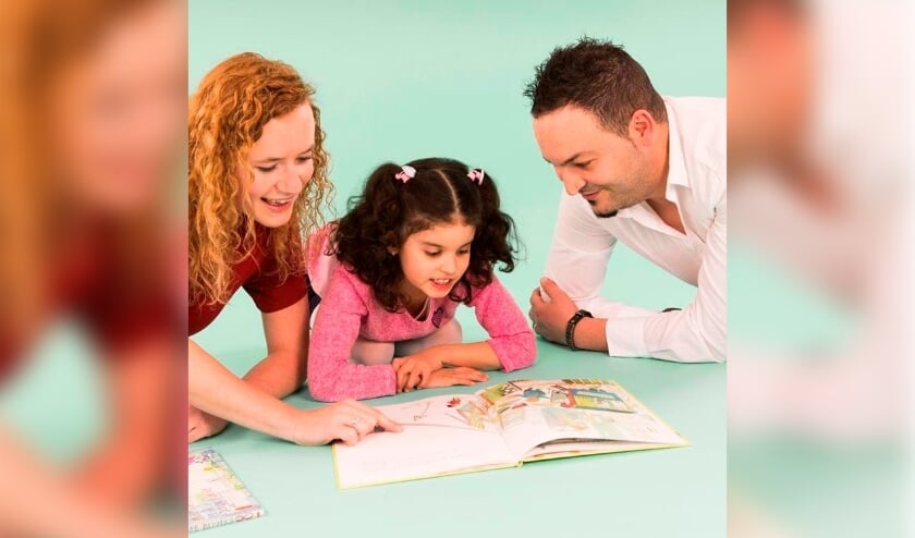 <p>Voorlezen en samen lezen is gezellig, maar heeft ook een positief effect op de taalontwikkeling van kinderen.</p>