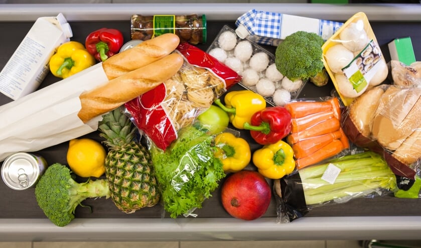 <p>Groente, fruit, zuivel, brood, pasta en vlees... jaarlijks gooien we met zijn allen ruim 590 miljoen kilo eten weg. De Verspillingsvrije Week wil mensen hier bewuster van maken.</p>