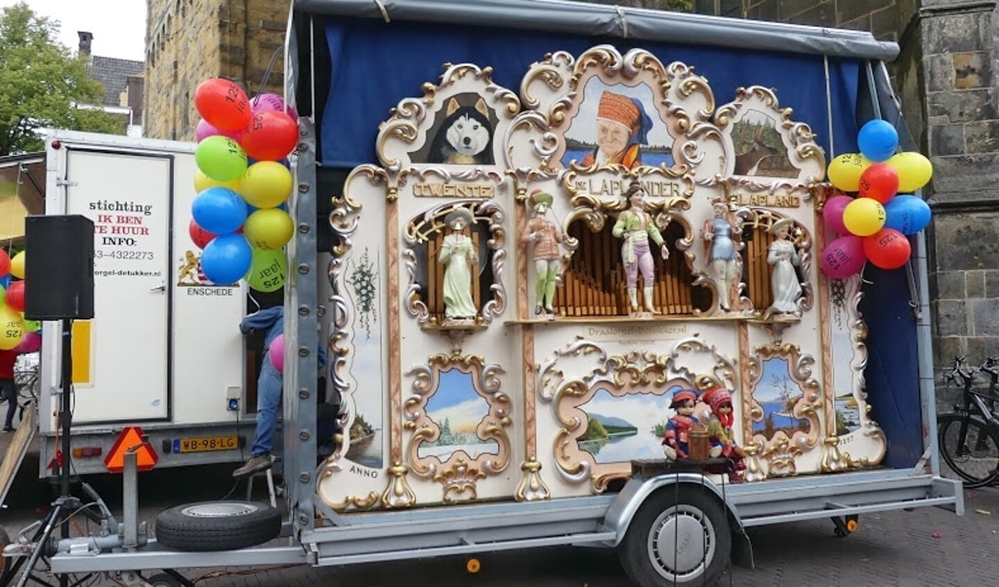 Het draaiorgel bij de Grote Kerk op de Oude Markt. Verzoeknummers zijn mogelijk.