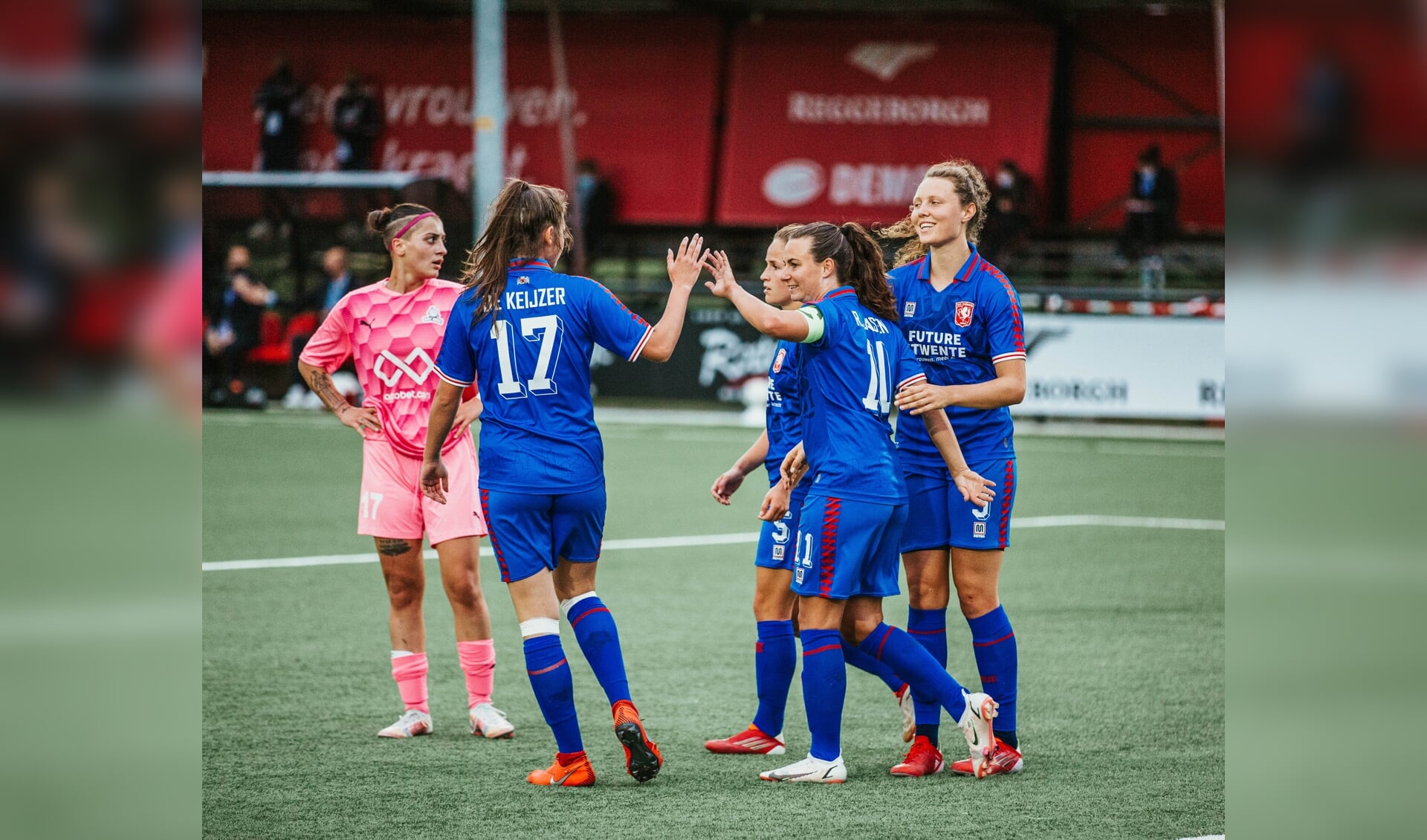 FC Twente Vrouwen won het minitoernooi CL op het Diekman. (Foto's: Stef Heerink/FC Twente Media)