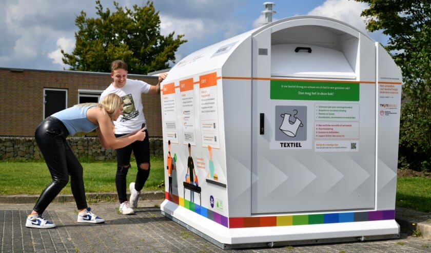 <p>De nieuwe textielcontainers nemen u mee in de wereld van de textielinzameling en -verwerking. (Foto: Eric Brinkhorst)</p>