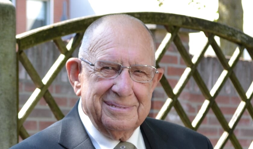 <p>Dick Tukkers is dinsdagavond op 87-jarige leeftijd in Huize Maranatha overleden.</p>
