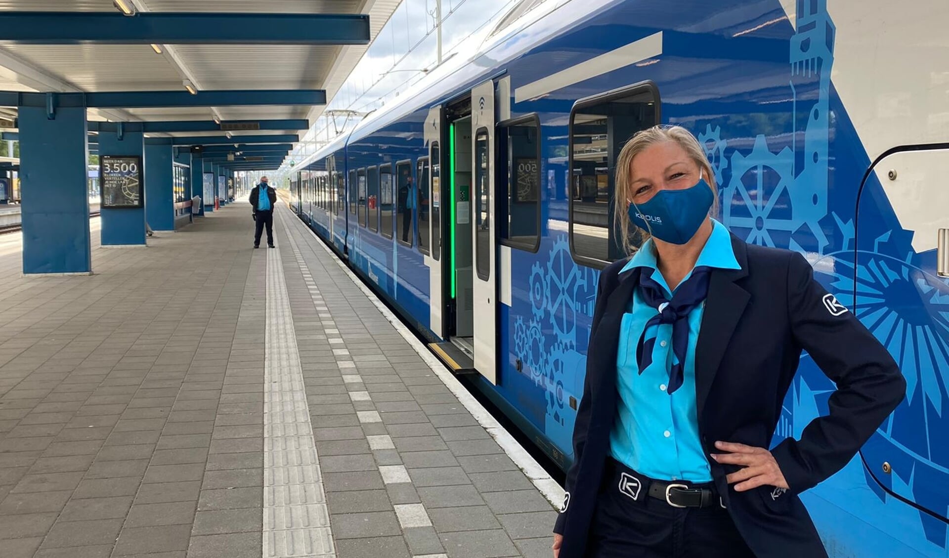 Keolis zet tijdens een proef servicemedewerkers op onder meer station Enschede.