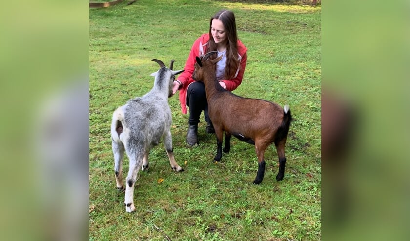 <p>Mariska heeft de opleiding paraveterinair dierenartsassistent afgerond en heeft een eigen dierenopvang.</p>