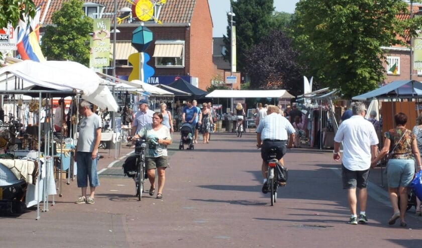 <p>Koopjesmarkt in Goor. Deze vrijdag en morgen is er een nazomermarkt. Foto: Willmedia. </p>
