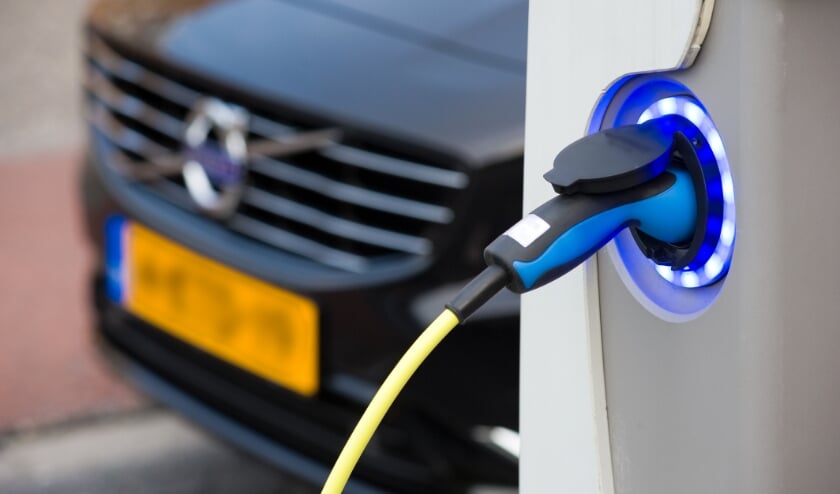 <p>Een handvol openbare laadpalen in Borne is niet voldoende om de groei aan te kunnen. Meer laadpalen zijn wenselijk.</p>