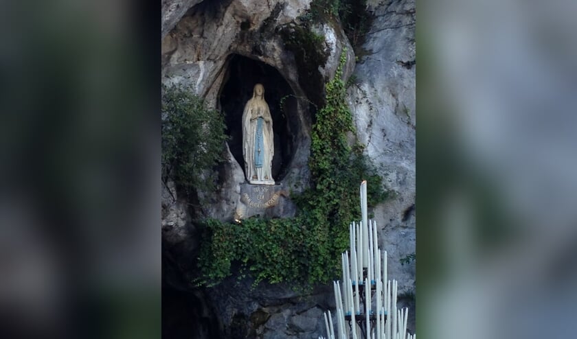 <p>De Mariaviering van 10 oktober in de St Antonius van Paduakerk heeft als thema Maria en Lourdes.</p>