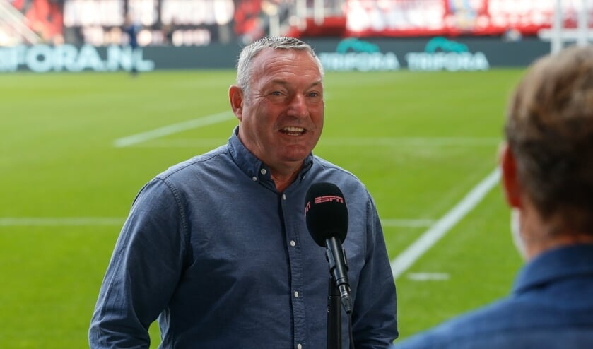 <p>Ron Jans na de wedstrijd van FC Twente tegen Ajax in de Grolsch Veste. (Foto: FC Twente Media)</p>