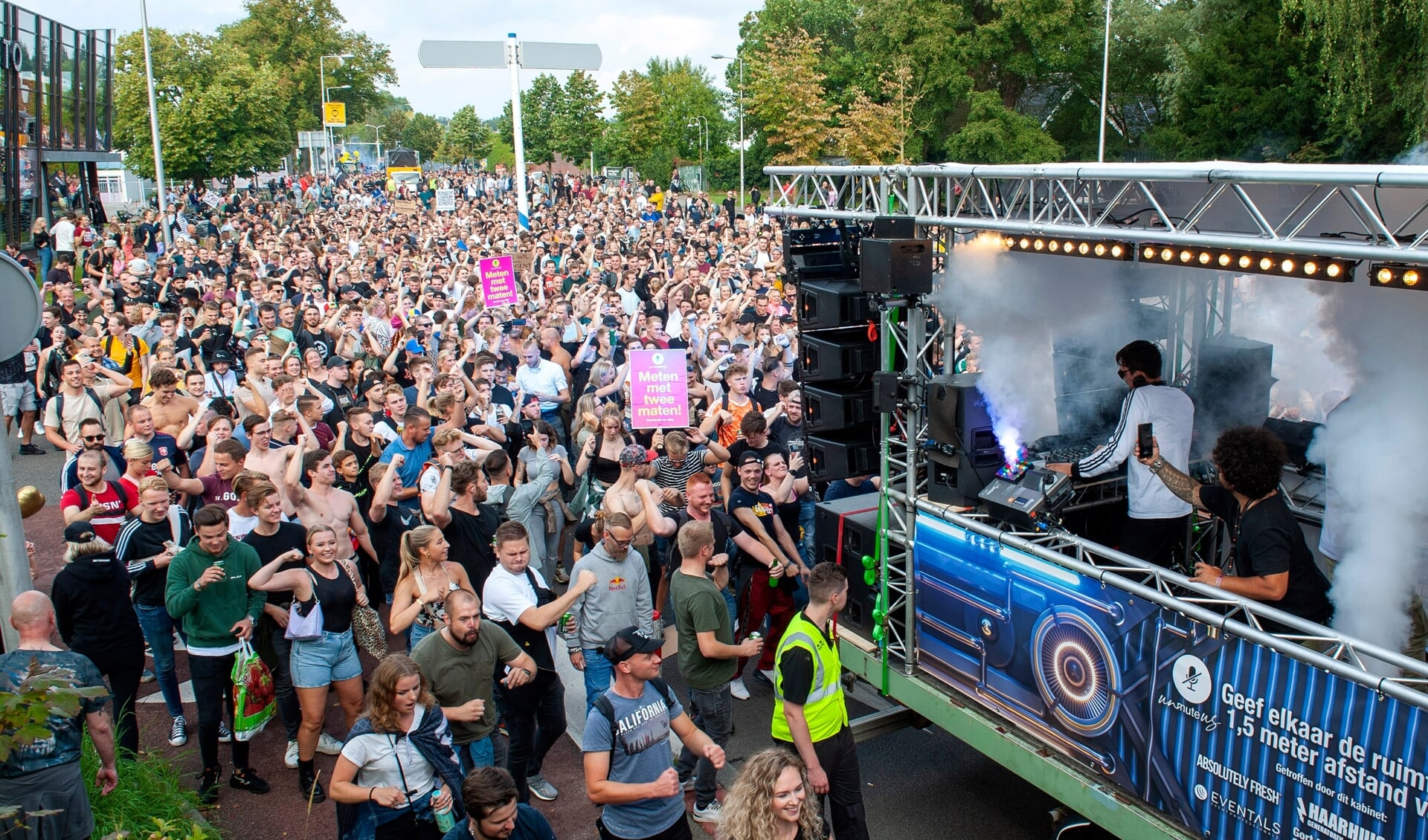 De Unmute Us manifestatie trok zaterdag naar schatting zo'n 12.000 deelnemers. (Foto: Robert Hoetink)