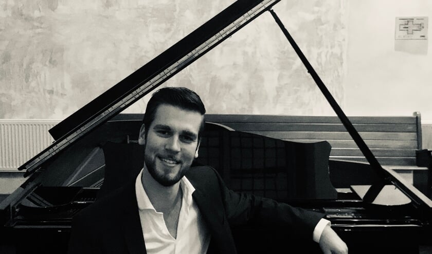 <p>Leonard Seeleman staat garant voor weer een mooie, inspirerende avond in de Schildkerk komende week. U bent van harte welkom om mee te komen zingen!</p>