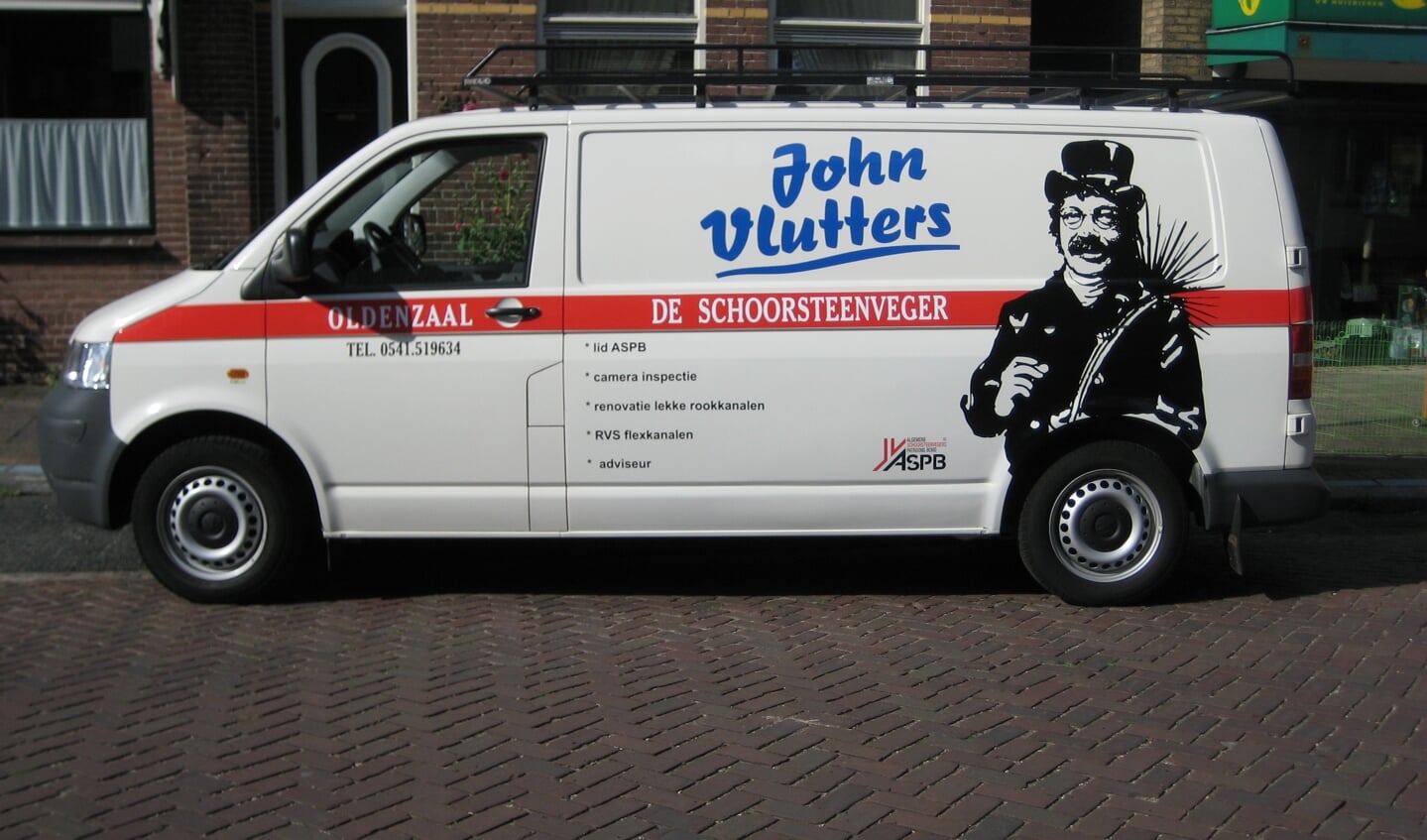 De bekende bedrijfsbus van destijds, die vele kilometers door Twente maakte.