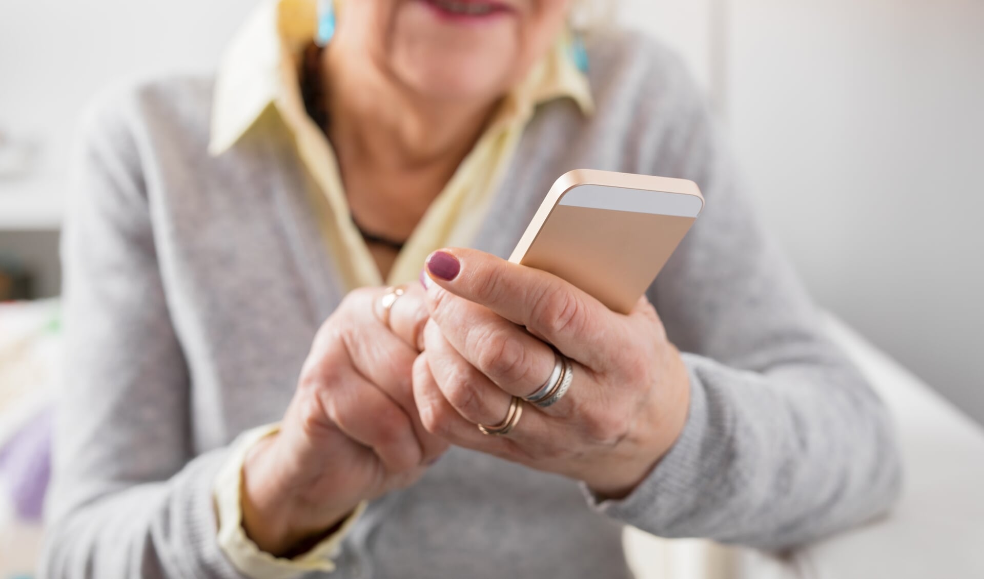 Tweestapverificatie maakt accounts veiliger - maar ze zijn vaak wat lastiger om op te zetten voor senioren.