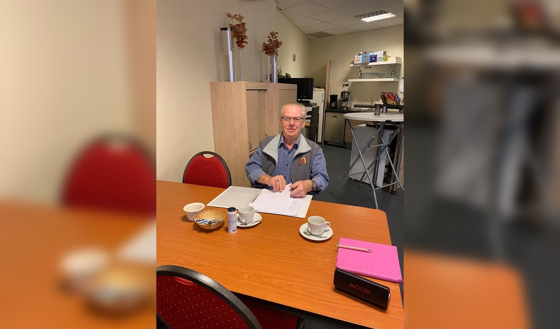 Beheerder Hans Zandstra houdt de administratie bij. Hij neemt afscheid na dit jaar.
