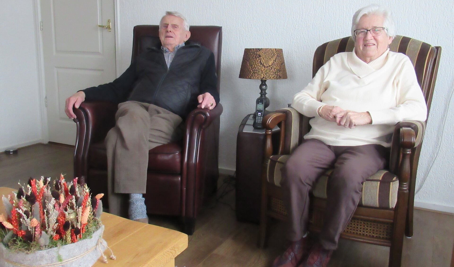 Johan Schulenburg en Jennie Schulenburg-Lassche vieren hun 60-jarig huwelijksjubileum.