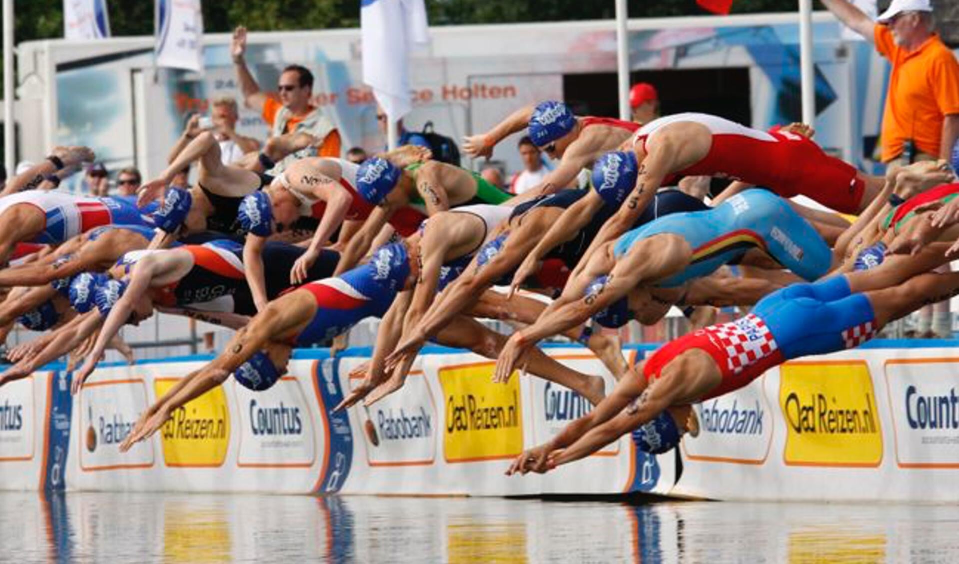 Zwemclub Twenhaarsveld geeft triathlonzwemtraining.