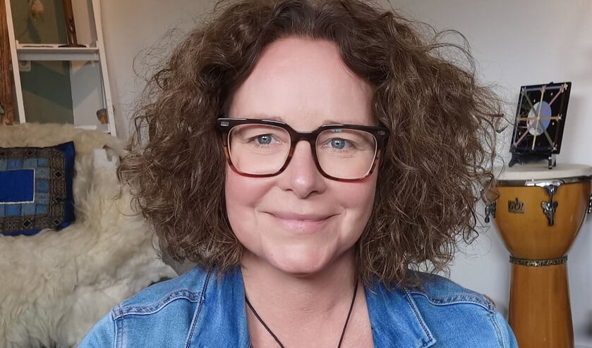 <p>Anuschka Houwen geeft op 7 juni de workshop Ocean Drum maken bij de Volksuniversiteit Hengelo.</p>