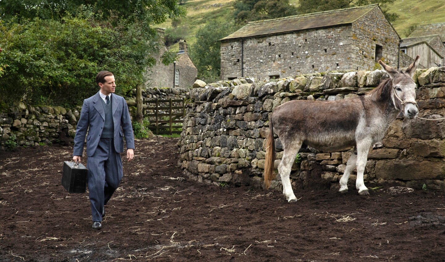 James Herriot (Nicholas Ralph)