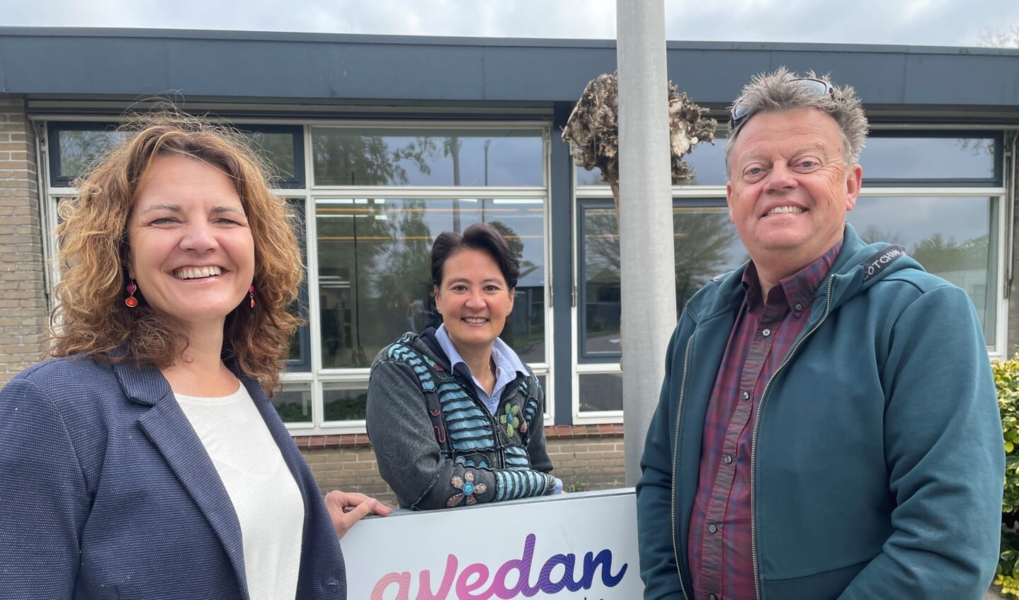 Coördinator Susan Schreurs met buurtbemiddelaars Selli de Lannoy en Gerrit Hendriks.