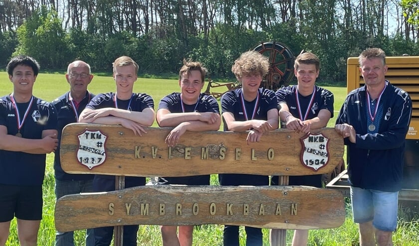 <p>De groep doorliep samen hun hele jeugdloopbaan bij KV Lemselo.</p>