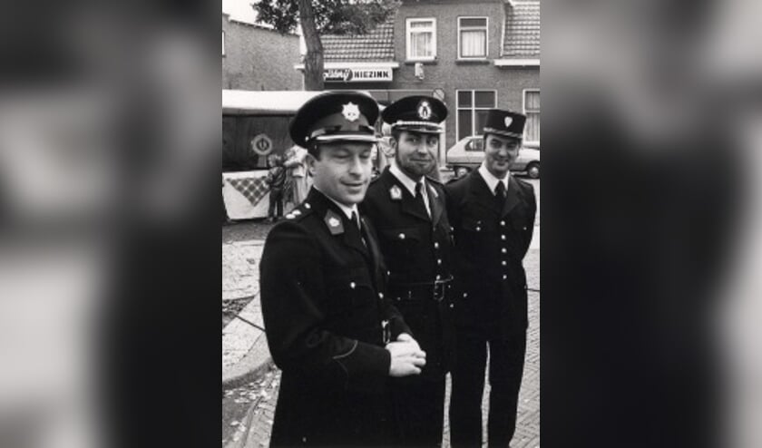 Drie politie-nationaliteiten samen in Wierden: Nederland, Belgi&euml; en Frankrijk.  