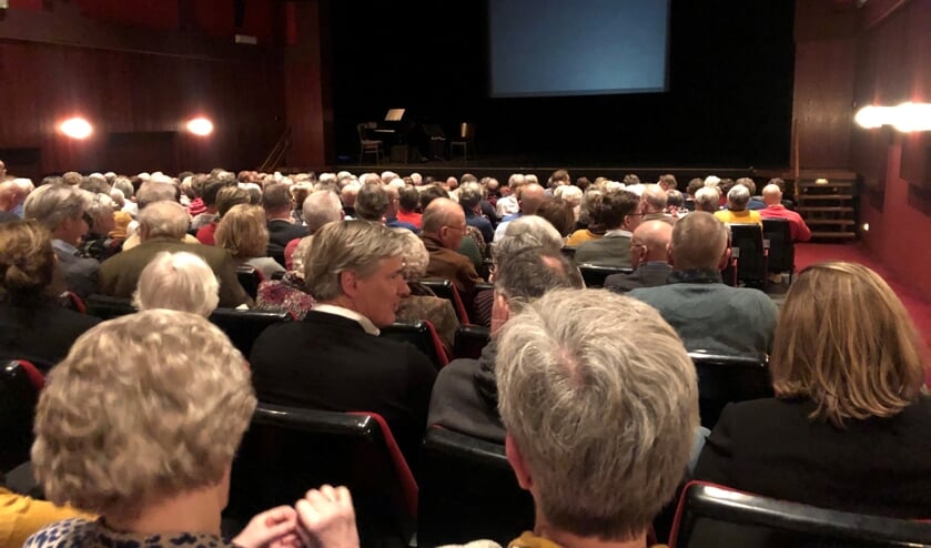 De film Riessen in 'n Kiekerd trok volle zalen in het Parkgebouw.