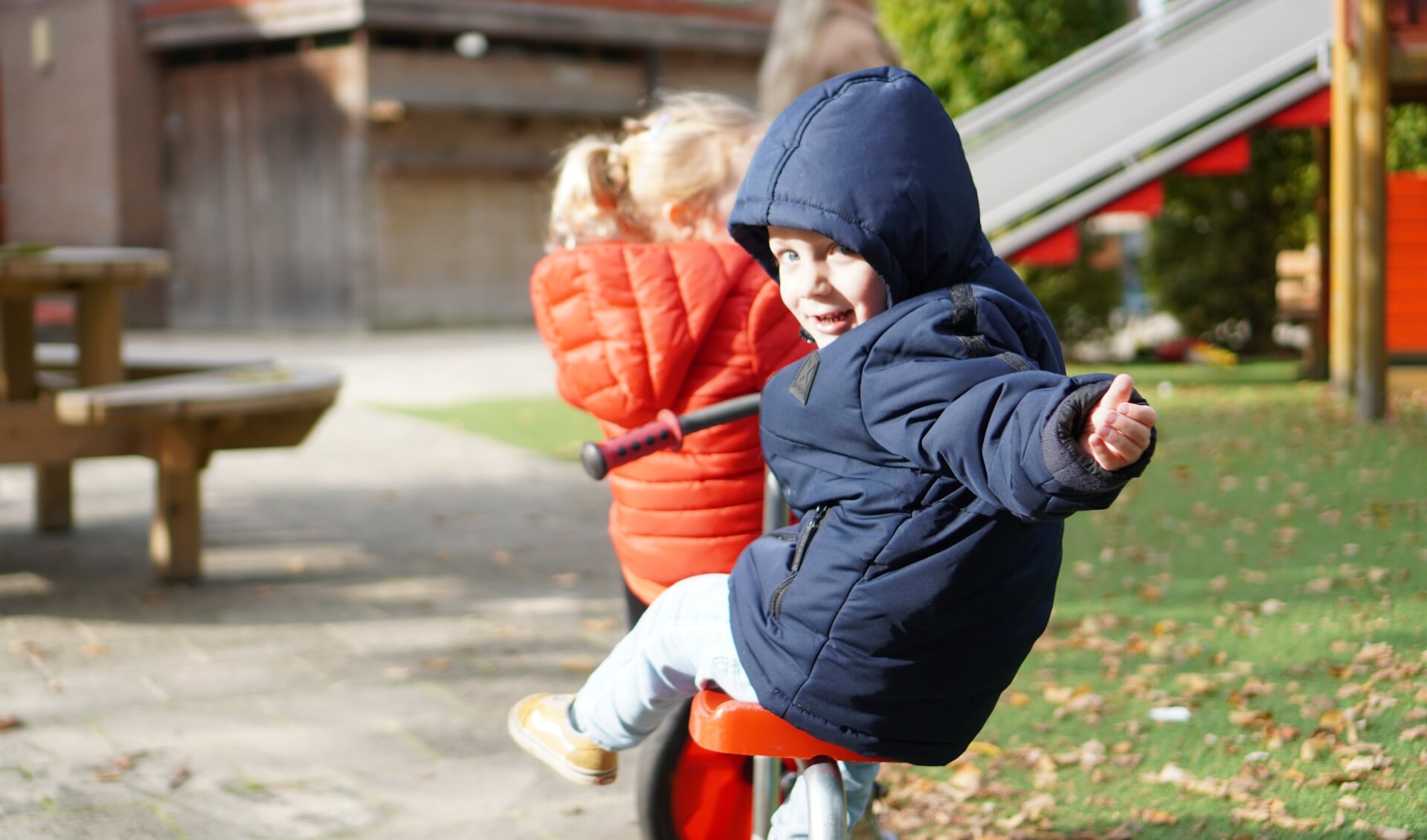 Peutergym draagt bij aan de motorische en cognitieve ontwikkeling van jonge kinderen. Kom ook kennismaken met deze nieuwe activiteit.