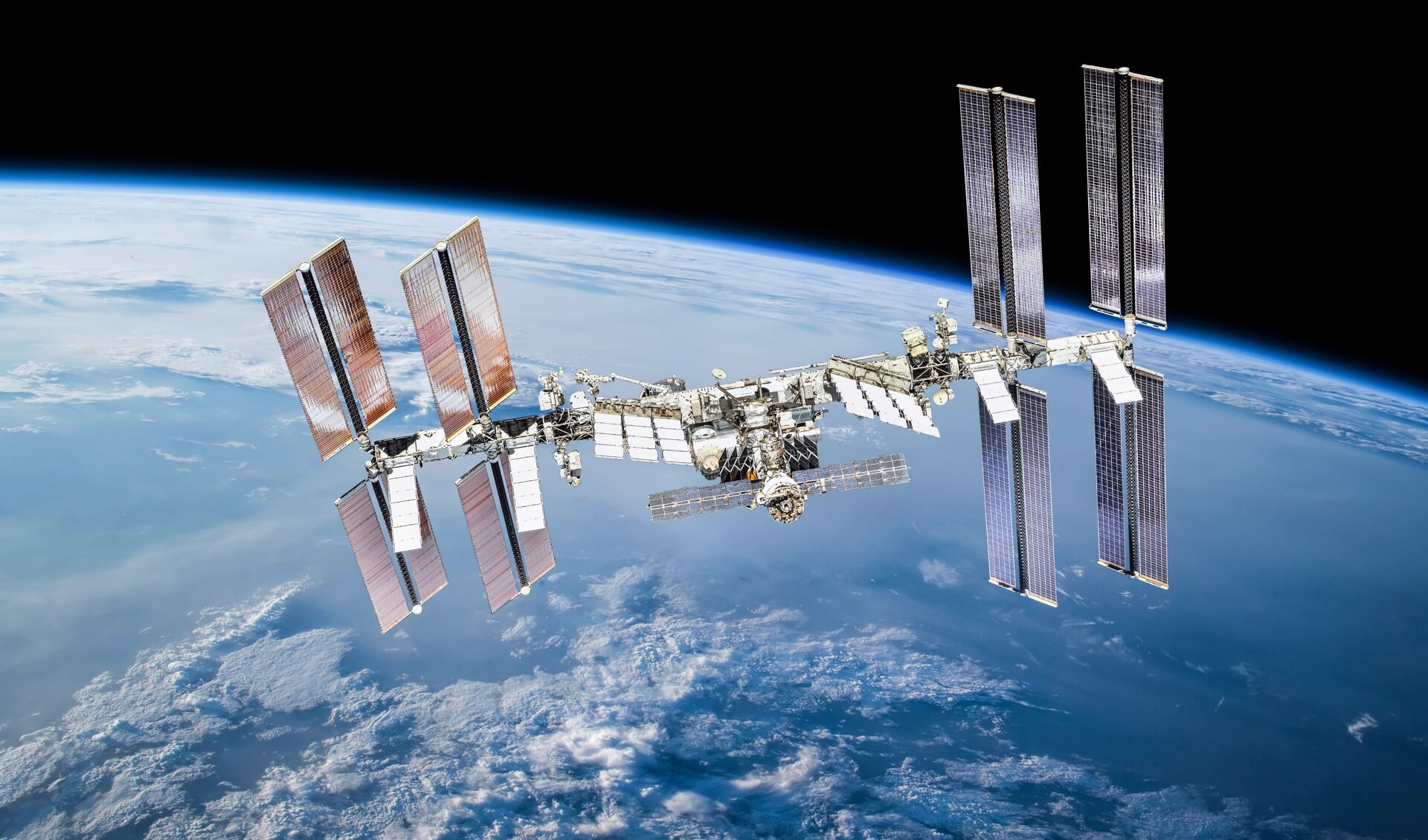 Het internationale ruimtestation is goed vanaf de aarde te zien. André Kuipers logeerde er van december 2011 tot juli 2012.