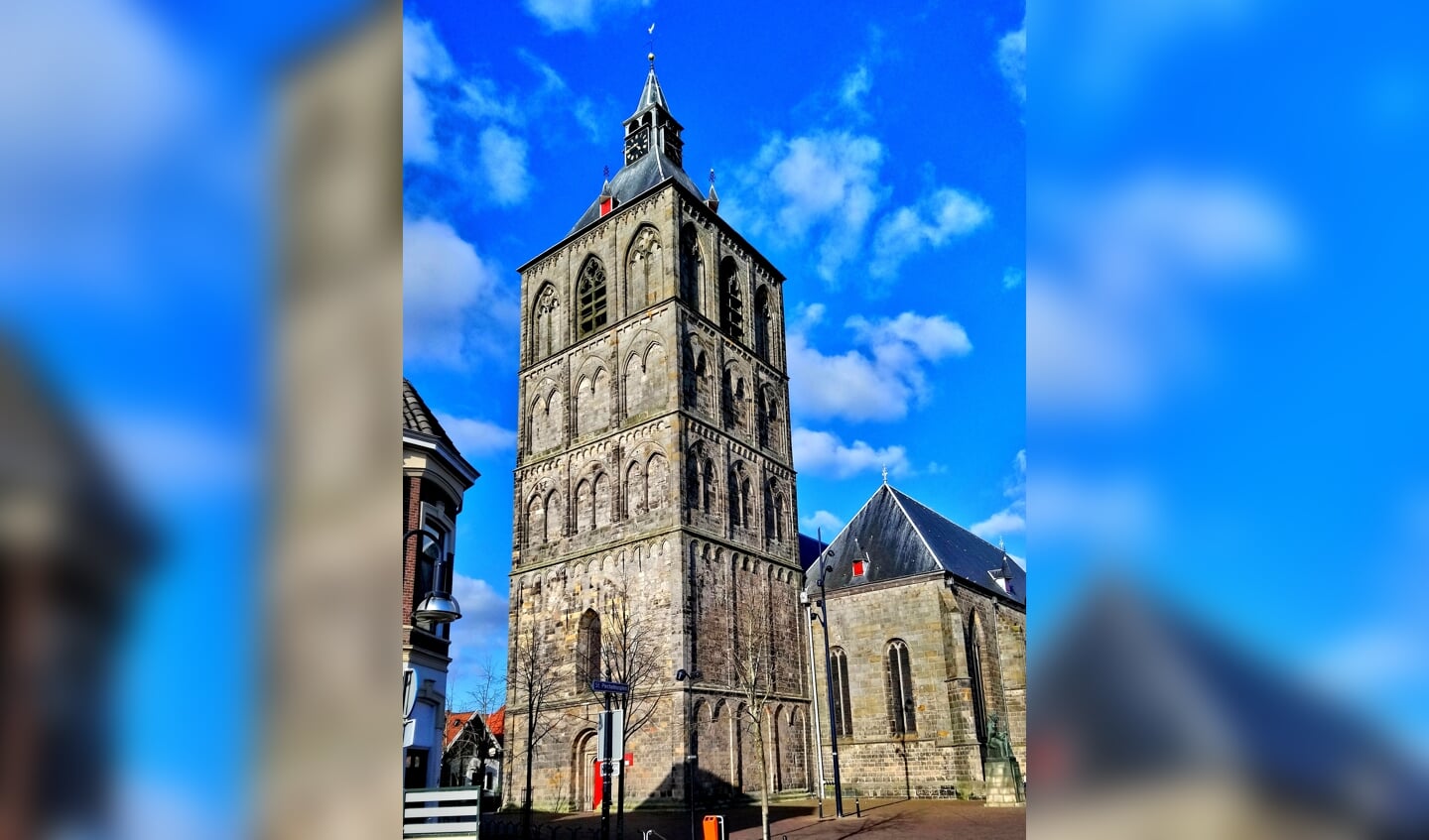 De Plechelmusbasiliek was de stille getuige bij het echte beleg.