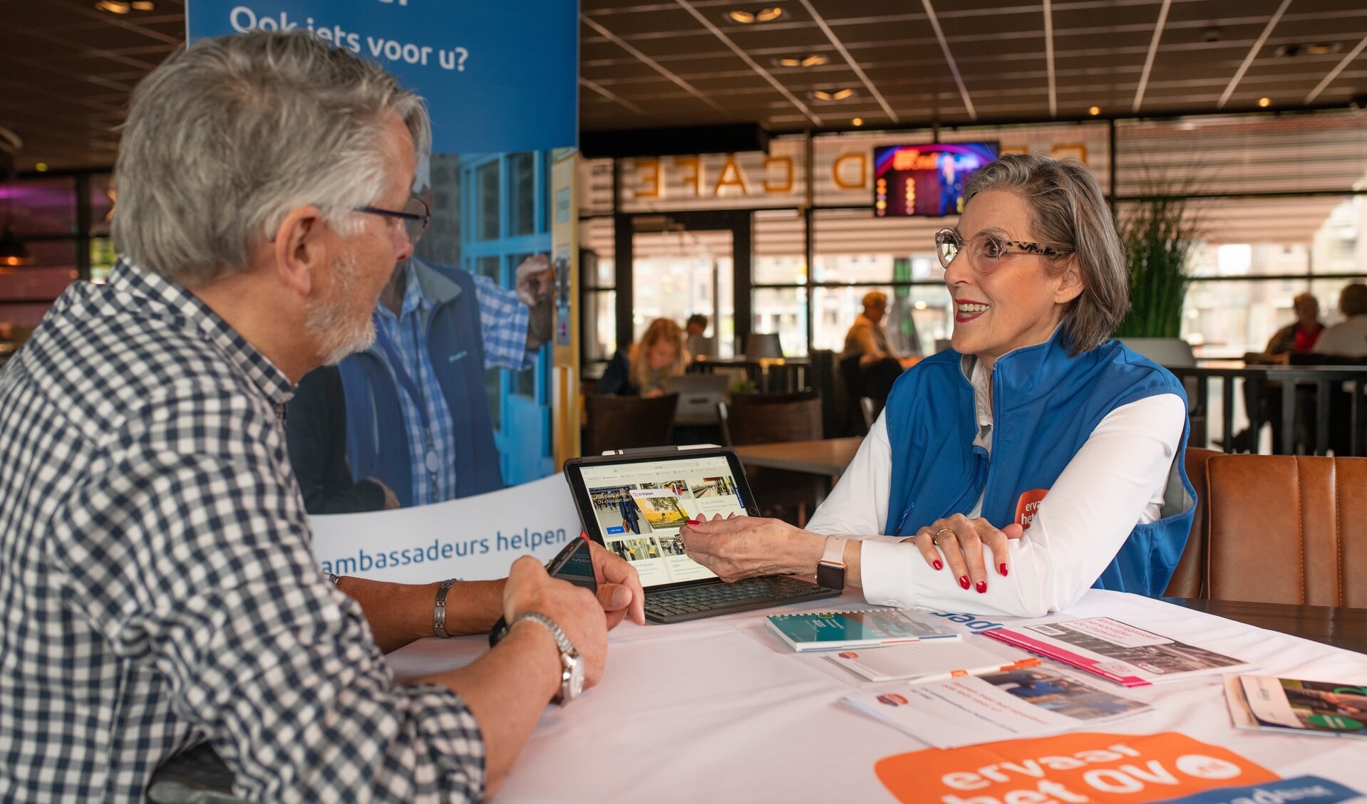 Vrijwilligers helpen graag met goed advies.