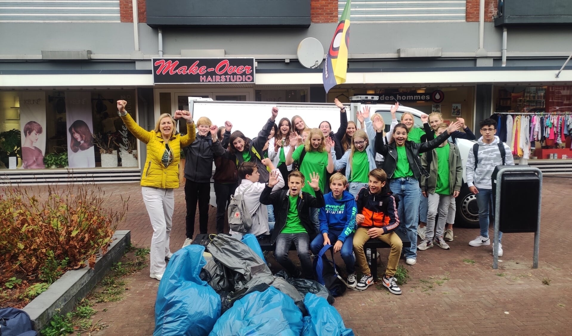 De leerlingen van het Twickel College hebben Hengelo groener gemaakt.